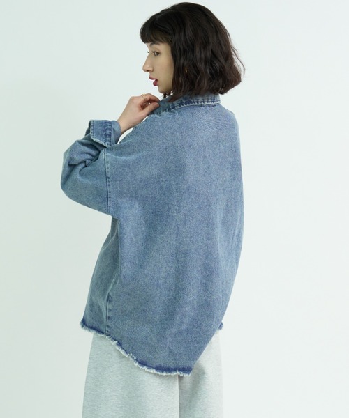 A.D.C.L.(エーディーシーエル)の「ダブルポケット オーバーサイズ デニムシャツ(シャツ/ブラウス・レディース・ブルー/サックスブルー・L/M)」の8枚目の写真