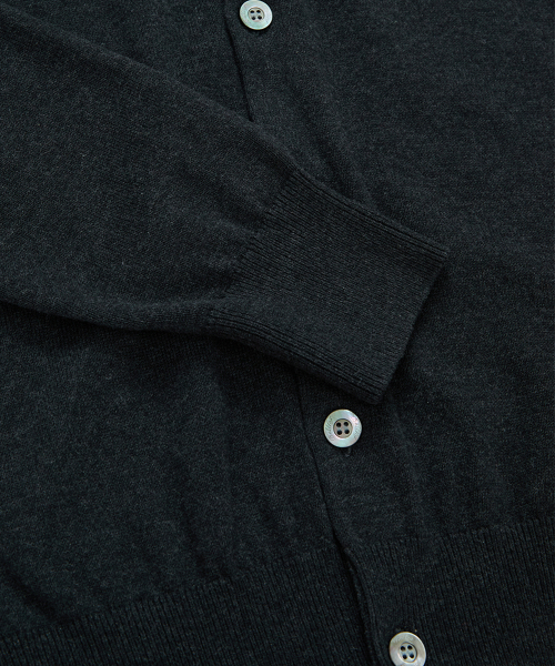 BELLIEF(ベリーフ)の「Essential Cotton Comfort Collar Cardigan (Grey)(カーディガン/ボレロ・メンズ・その他・MEDIUM/LARGE/X-LARGE)」の4枚目の写真