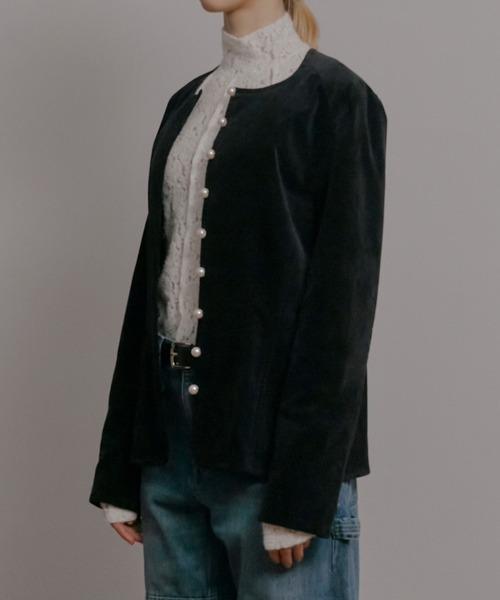 LE CIEL BLEU(ルシェルブルー)の「ベルベットシャツジャケットw/パールボタン / Velvet Shirt Jacket w/Pearl Button(シャツ/ブラウス・レディース・ブラック・38/36)」の4枚目の写真