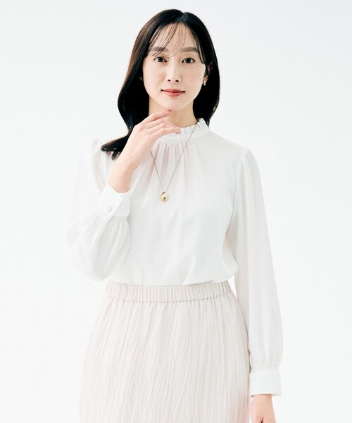 UNTITLED（アンタイトル）の「【セレモニー/定番人気】ハイネックフリル ブラウス（シャツ/ブラウス・レディース・ネイビー/ライトグレー/オフホワイト・00/01/02/03/04/44/46/48/50）」の5枚目の写真