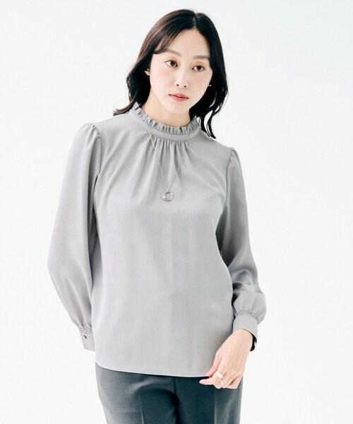 UNTITLED（アンタイトル）の「【セレモニー/定番人気】ハイネックフリル ブラウス（シャツ/ブラウス・レディース・ネイビー/ライトグレー/オフホワイト・00/01/02/03/04/44/46/48/50）」の11枚目の写真