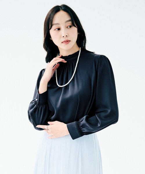 UNTITLED（アンタイトル）の「【セレモニー/定番人気】ハイネックフリル ブラウス（シャツ/ブラウス・レディース・ネイビー/ライトグレー/オフホワイト・00/01/02/03/04/44/46/48/50）」の14枚目の写真