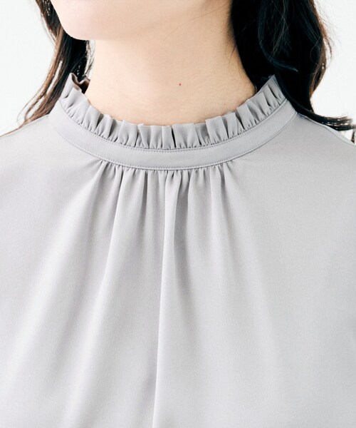 UNTITLED（アンタイトル）の「【セレモニー/定番人気】ハイネックフリル ブラウス（シャツ/ブラウス・レディース・ネイビー/ライトグレー/オフホワイト・00/01/02/03/04/44/46/48/50）」の21枚目の写真