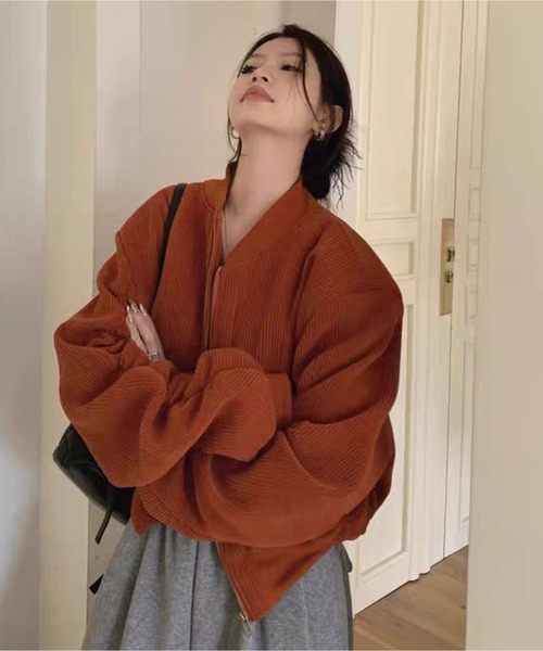 AsheKsha(アシクシャ)の「レトロでゆるやかなシルエットの万能コート(MA-1・レディース・ブラック/オレンジ・M)」の16枚目の写真