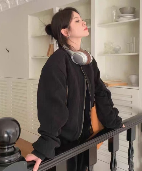 AsheKsha(アシクシャ)の「レトロでゆるやかなシルエットの万能コート(MA-1・レディース・ブラック/オレンジ・M)」の21枚目の写真