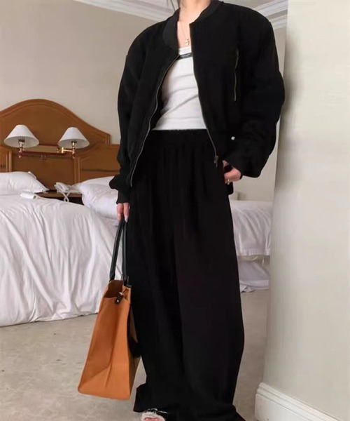 AsheKsha(アシクシャ)の「レトロでゆるやかなシルエットの万能コート(MA-1・レディース・ブラック/オレンジ・M)」の5枚目の写真