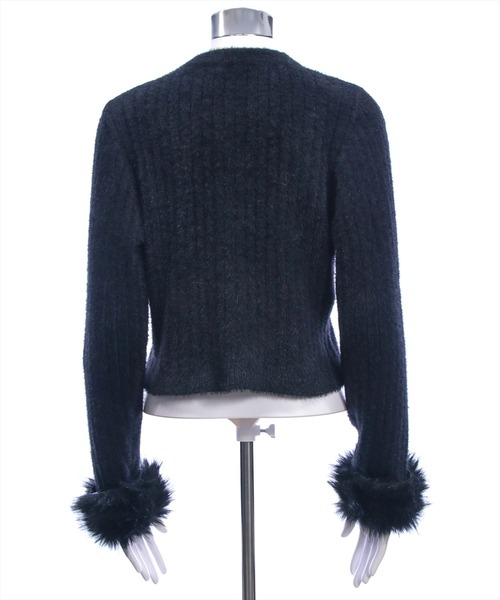 clear（クリア）の「リボン付き袖口ファーニットカーディガン[バレエコア ガーリー]≪AW新作≫（カーディガン/ボレロ・レディース・ブラック/アイボリー・F）」の4枚目の写真