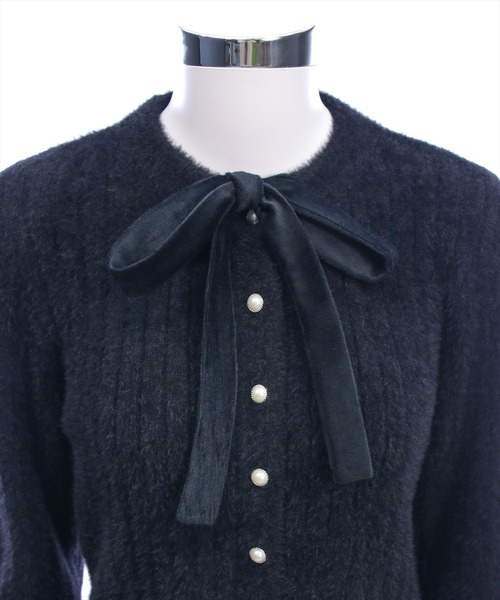 clear（クリア）の「リボン付き袖口ファーニットカーディガン[バレエコア ガーリー]≪AW新作≫（カーディガン/ボレロ・レディース・ブラック/アイボリー・F）」の5枚目の写真