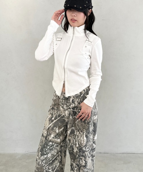 Bamm(バム)の「ダブルジップハーフネッククロップドトップス(Tシャツ/カットソー・レディース・ブラック/カモフラージュ/ホワイト・FREE)」の8枚目の写真