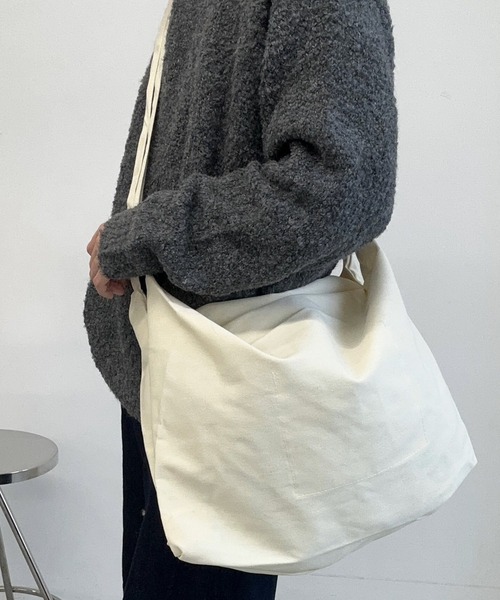 AUREN(オーレン)の「【ユニセックス】ダブルショルダーバッグ(ショルダーバッグ・メンズ・ブラック/グリーン/ホワイト/オレンジ・FREE)」の2枚目の写真