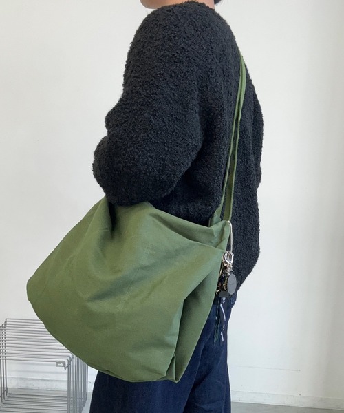 AUREN(オーレン)の「【ユニセックス】ダブルショルダーバッグ(ショルダーバッグ・メンズ・ブラック/グリーン/ホワイト/オレンジ・FREE)」の7枚目の写真