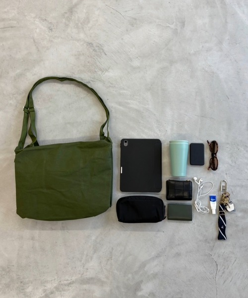 AUREN(オーレン)の「【ユニセックス】ダブルショルダーバッグ(ショルダーバッグ・メンズ・ブラック/グリーン/ホワイト/オレンジ・FREE)」の5枚目の写真