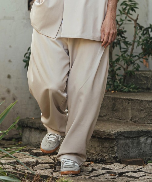 CAMBIO（カンビオ）の「mp14473- Tropical Wide Straight Pants イージースラックスパンツ(S63226cmb)（スラックス・メンズ・チャコール/キナリ/グレイッシュベージュ/ブラック・L/M/S）」の2枚目の写真
