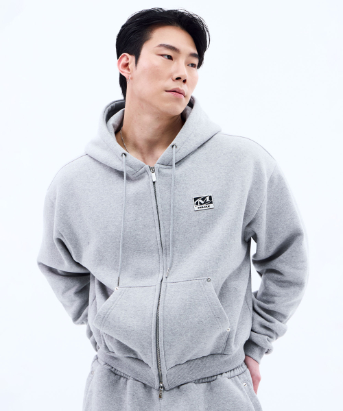 MIHAK(ミハク)の「メタルプレート起毛フードパーカージップアップ(GRAY)(ジャージ・メンズ・その他・1/2/3)」の1枚目の写真