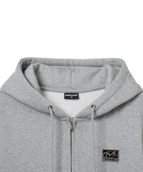 MIHAK(ミハク)の「メタルプレート起毛フードパーカージップアップ(GRAY)(ジャージ・メンズ・その他・1/2/3)」の2枚目の写真