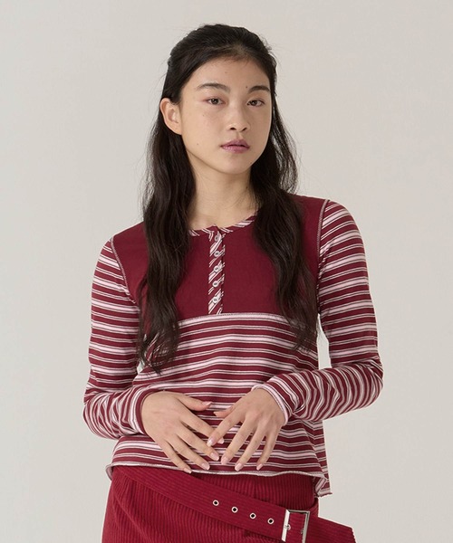 TINA:JOJUN(ティーナジョジュン)の「ペプラム ボーダー ドッキング カットソー TINA:JOJUN(Tシャツ/カットソー・レディース・グレー/バーガンディー・M)」の2枚目の写真