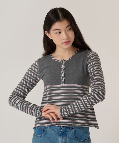 TINA:JOJUN(ティーナジョジュン)の「ペプラム ボーダー ドッキング カットソー TINA:JOJUN(Tシャツ/カットソー・レディース・グレー/バーガンディー・M)」の4枚目の写真