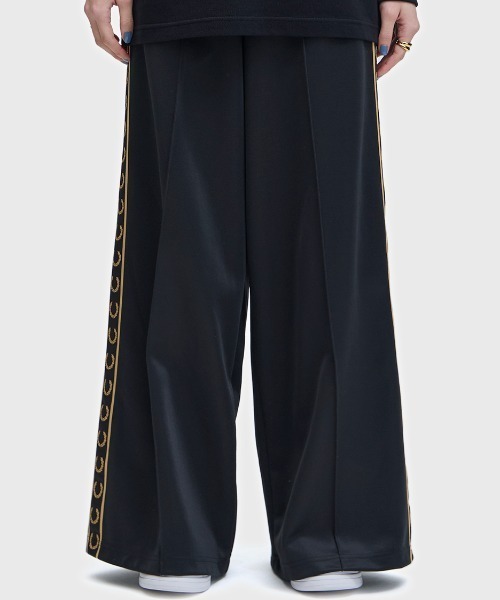 FRED PERRY（フレッドペリー）の「Taped Track Pants／テープトラックパンツ（その他パンツ・レディース・ブラック・8/10）」の16枚目の写真