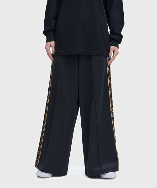 FRED PERRY（フレッドペリー）の「Taped Track Pants／テープトラックパンツ（その他パンツ・レディース・ブラック・8/10）」の12枚目の写真