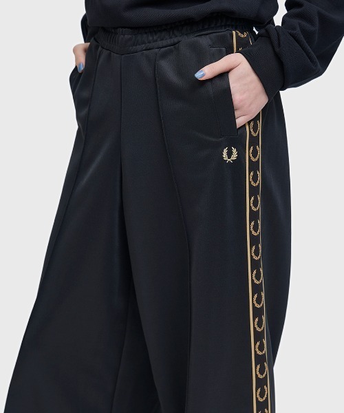 FRED PERRY（フレッドペリー）の「Taped Track Pants／テープトラックパンツ（その他パンツ・レディース・ブラック・8/10）」の14枚目の写真
