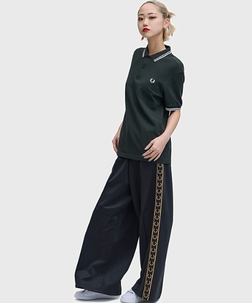 FRED PERRY（フレッドペリー）の「Taped Track Pants／テープトラックパンツ（その他パンツ・レディース・ブラック・8/10）」の9枚目の写真