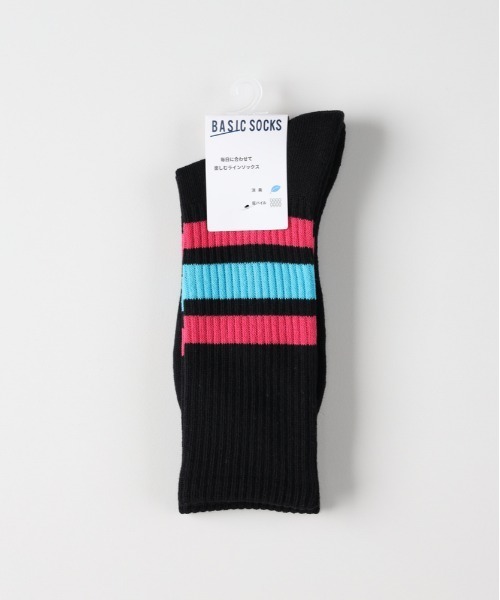 Right-on（ライトオン）の「【BASIC SOCKS】ラインリブレギュラーソックス (スポーティデザイン / デイリーユース / タウンスタイル / 洗濯耐久性)（ソックス/靴下・メンズ・ブルー/ブラック/オレンジ/ライム/グリーン・フリー）」の2枚目の写真