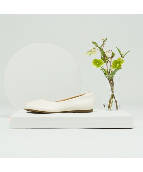 Clarks（クラークス）の「Livia Lily / リビアリリー (クリームレザー)（パンプス・レディース・ホワイト・UK3/UK3.5/UK4/UK4.5/UK5/UK5.5/UK6）」の21枚目の写真