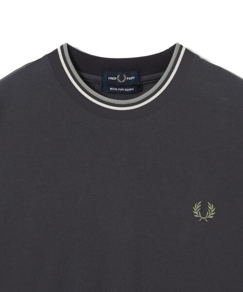 BEAMS（ビームス）の「FRED PERRY / 【別注】オーバーサイズ ティップライン ピケ Tシャツ（Tシャツ/カットソー・メンズ・チャコールグレー/ホワイト/ブラック・XL/L/M/S）」の6枚目の写真