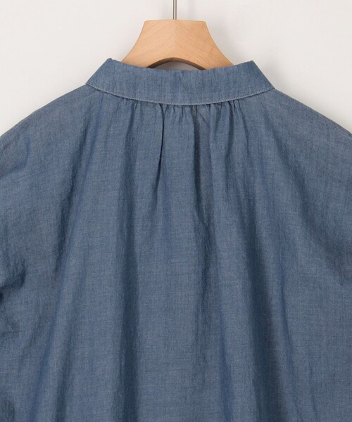 MICO COULIER(ミコクリエ)の「《セットアップ対応》シアーデニム袖タックブラウス(シャツ/ブラウス・レディース・ライトブルー/インディゴブルー・38)」の16枚目の写真