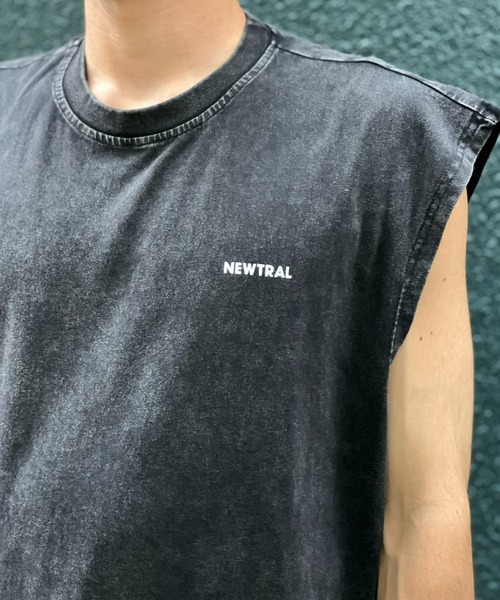 NEWTRAL(ニュートラル)の「【NEWTRAL】Washed Loose Fit Sleeveless T-shirt Embrace Versatility(Tシャツ/カットソー・メンズ・ブラック・MEDIUM/LARGE/X-LARGE)」の3枚目の写真