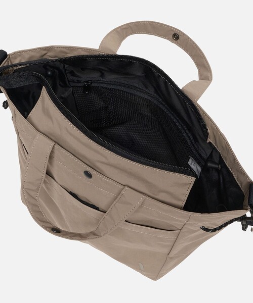 AIGLE(エーグル)の「撥水 ネイバーフッド 2way ショルダーバッグ 10L(ショルダーバッグ・レディース・ブラウン/ブラック・FREE)」の15枚目の写真