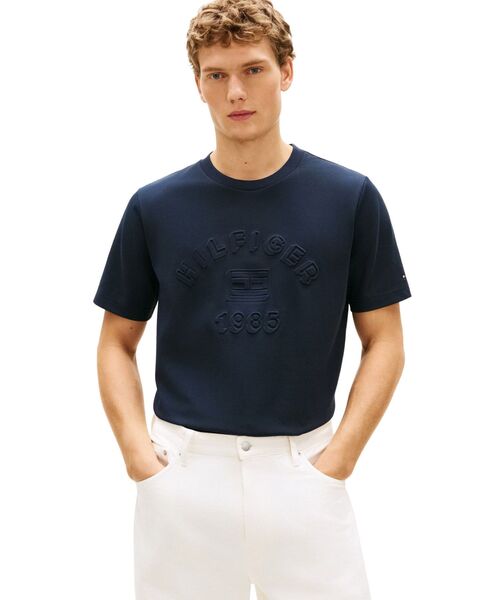 TOMMY HILFIGER(トミーヒルフィガー)の「ICON PIQUE INTERLOCK GRAPHIC TEE(Tシャツ/カットソー・メンズ・ホワイト/マルチ・MEDIUM/SMALL/LARGE/X-LARGE)」の2枚目の写真