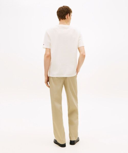 TOMMY HILFIGER(トミーヒルフィガー)の「ICON PIQUE INTERLOCK GRAPHIC TEE(Tシャツ/カットソー・メンズ・ホワイト/マルチ・MEDIUM/SMALL/LARGE/X-LARGE)」の10枚目の写真