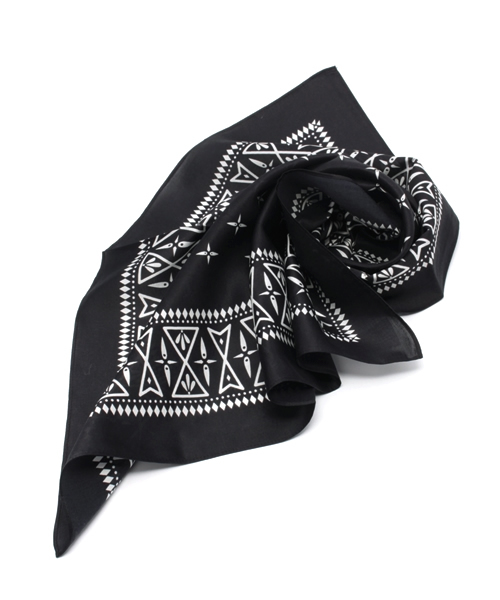 HARE(ハレ)の「デザインシルクスカーフ(HARE) (ストール/ショール・メンズ・ネイビー/グレー/ブラック/オフホワイト/ブルー系その他/ブラック系その他/ホワイト・FREE)」の4枚目の写真