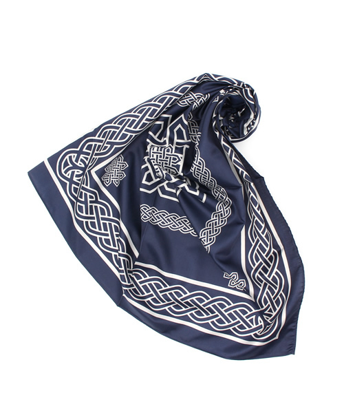 HARE(ハレ)の「デザインシルクスカーフ(HARE) (ストール/ショール・メンズ・ネイビー/グレー/ブラック/オフホワイト/ブルー系その他/ブラック系その他/ホワイト・FREE)」の7枚目の写真