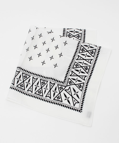 HARE(ハレ)の「デザインシルクスカーフ(HARE) (ストール/ショール・メンズ・ネイビー/グレー/ブラック/オフホワイト/ブルー系その他/ブラック系その他/ホワイト・FREE)」の1枚目の写真