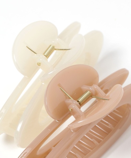 LAKOLE（ラコレ）の「オーバルバンスクリップ / 648469（バレッタ/ヘアクリップ・レディース・ベージュ/ブラック/オフホワイト・FREE）」の7枚目の写真