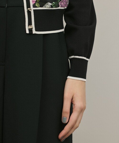 GRACE CONTINENTAL（グレースコンチネンタル）の「フラワープリントニットカーディガン（カーディガン/ボレロ・レディース・ホワイト/ブラック・36）」の3枚目の写真