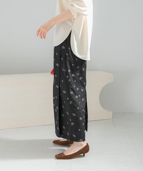 URBAN RESEARCH ROSSO WOMEN（アーバンリサーチ　ロッソ）の「フラワー刺繍ラップストレートスカート（スカート・レディース・ブラック・FREE）」の6枚目の写真
