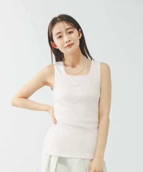 GLOBAL WORK（グローバルワーク）の「サラサラDRYスクエアタンク/636753（タンクトップ・レディース・ホワイト/キャメル/ダークブラウン/アイボリー/ブラック・X-SMALL/X-LARGE/MEDIUM/SMALL/LARGE/XX-LARGE）」の12枚目の写真