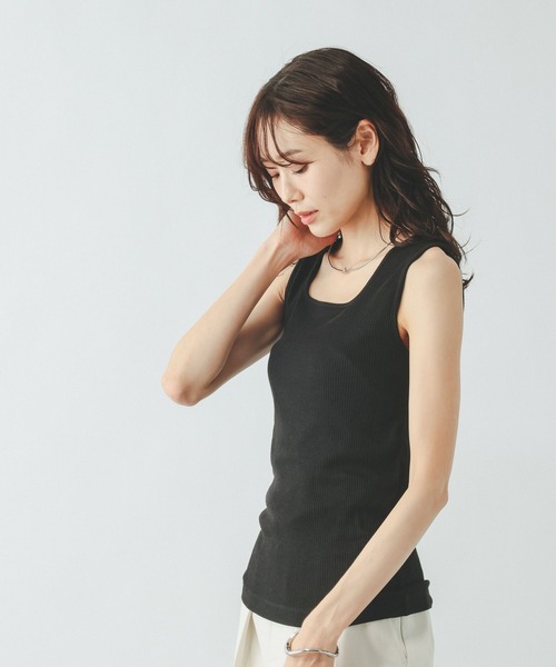 GLOBAL WORK（グローバルワーク）の「サラサラDRYスクエアタンク/636753（タンクトップ・レディース・ホワイト/キャメル/ダークブラウン/アイボリー/ブラック・X-SMALL/X-LARGE/MEDIUM/SMALL/LARGE/XX-LARGE）」の17枚目の写真