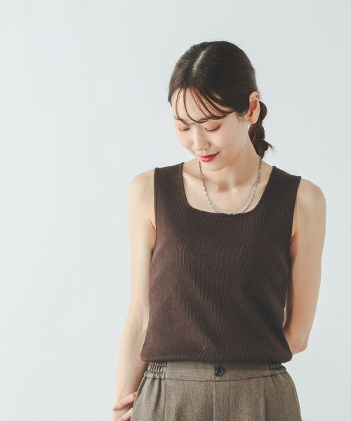 GLOBAL WORK（グローバルワーク）の「サラサラDRYスクエアタンク/636753（タンクトップ・レディース・ホワイト/キャメル/ダークブラウン/アイボリー/ブラック・X-SMALL/X-LARGE/MEDIUM/SMALL/LARGE/XX-LARGE）」の22枚目の写真