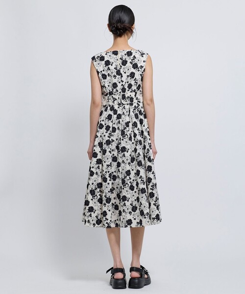 TOCCA(トッカ)の「SHASTA DAISY ドレス(ワンピース・レディース・ブラック系5/ブラウン系5・4/6/0/2)」の12枚目の写真