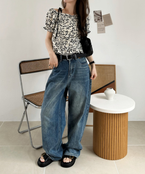 Ada.(エイダ)の「小花柄 シャーリング 肩リボン パフスリーブ ブラウス(シャツ/ブラウス・レディース・ブラック/ベージュ・FREE)」の8枚目の写真