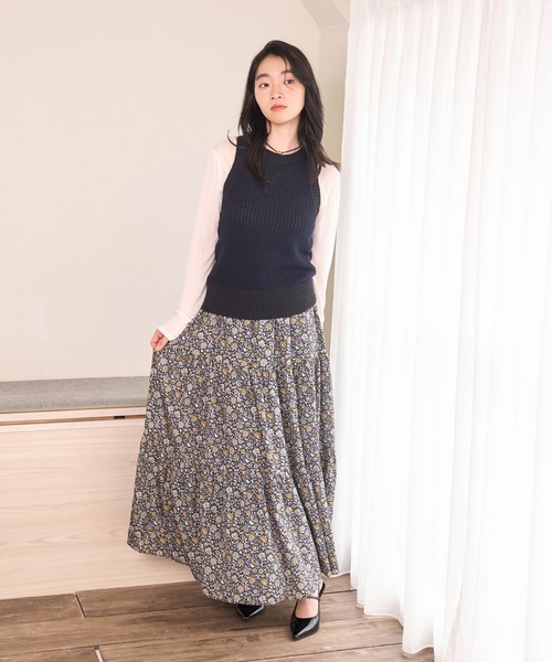 mysty woman(ミスティウーマン)の「サラサ柄ティアードスカート 678873(スカート・レディース・ホワイト系その他/オレンジ系その他/ブラック系その他・FREE)」の5枚目の写真
