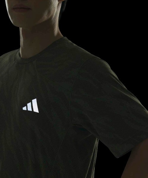 adidas(アディダス)の「アディダス adidas テック エッセンシャルズ クール タッチ レギュラーフィット カモ AOP 半袖Tシャツ(Tシャツ/カットソー・メンズ・ブルー/オリーブ/ダークグレー・M/L/LL/3L/S)」の7枚目の写真