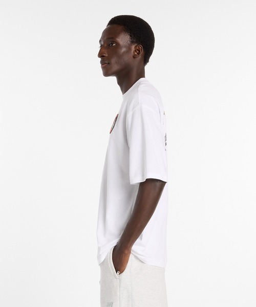 NEW BALANCE（ニューバランス）の「Ghica スポーツステーション　オーバーサイズドTシャツ（Tシャツ/カットソー・メンズ・ホワイト・MEDIUM/LARGE/X-LARGE/XX-LARGE）」の2枚目の写真