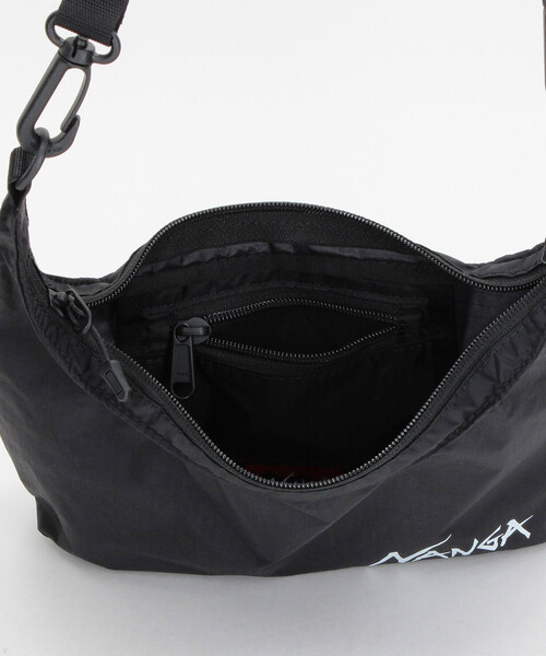 NANGA(ナンガ)の「NANGA/ナンガ Fibermax TUL COMPACT サコッシュ / Fibermax TUL COMPACT SACOCHE(ショルダーバッグ・メンズ・グレー/ブラック/イエロー・ONE SIZE)」の4枚目の写真