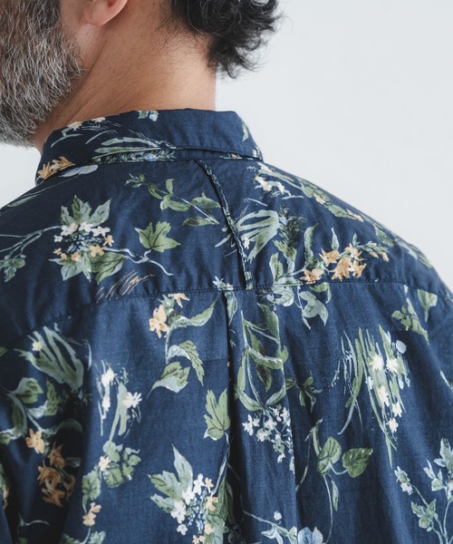 quadro(クオドロ)の「ローン花柄pt BD半袖シャツ(Tシャツ/カットソー・メンズ・ネイビー・MEDIUM/LARGE)」の7枚目の写真