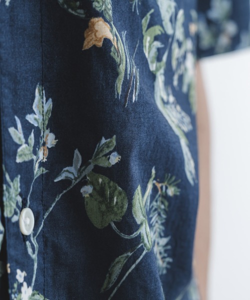 quadro(クオドロ)の「ローン花柄pt BD半袖シャツ(Tシャツ/カットソー・メンズ・ネイビー・MEDIUM/LARGE)」の10枚目の写真